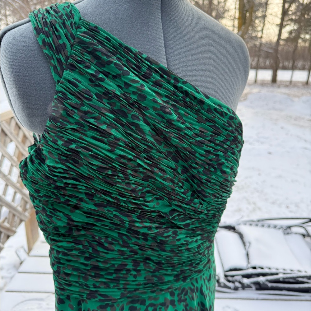 5-Halston Heritage Emerald One-Shoulder Dress - Picture 4 of 14